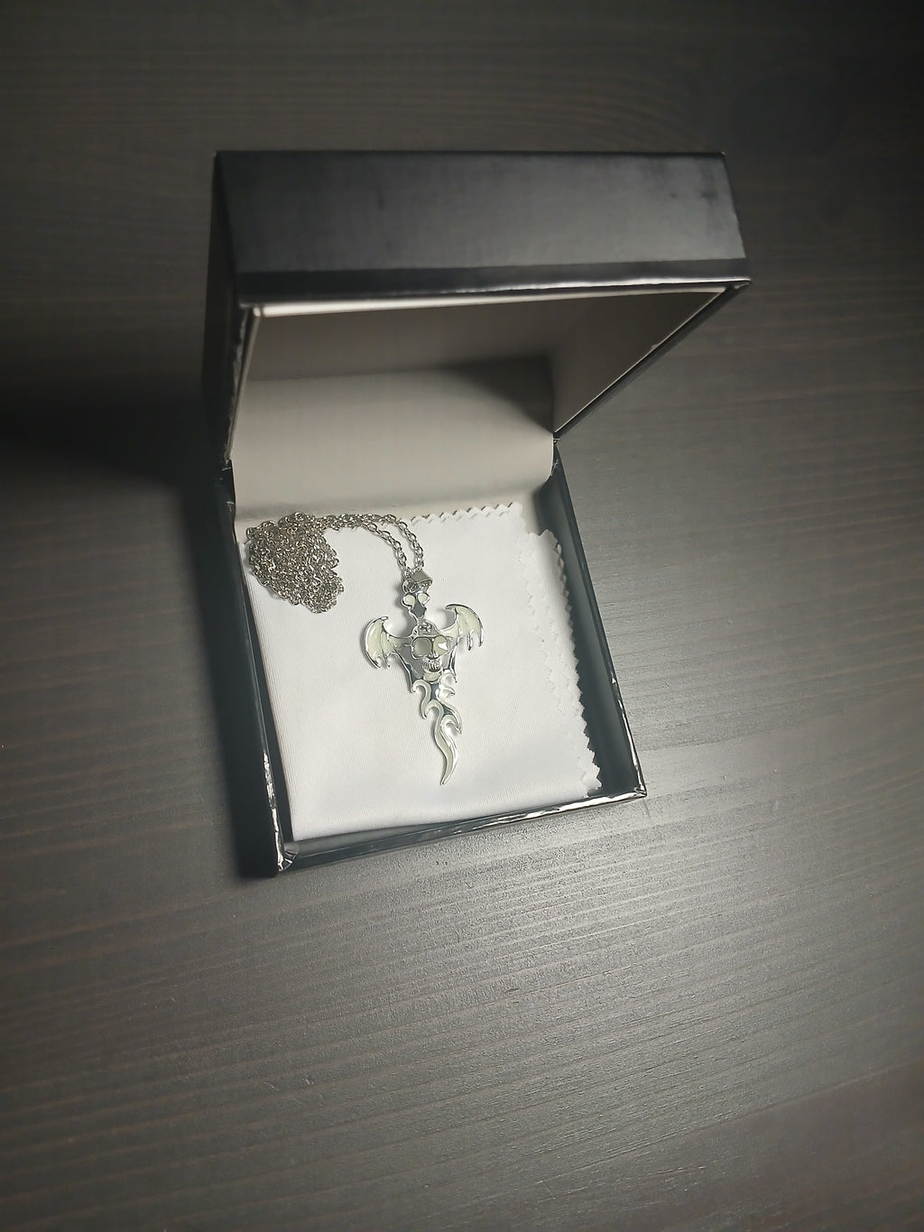 AluminiNecklace™ Toxic Green Skull Pendant